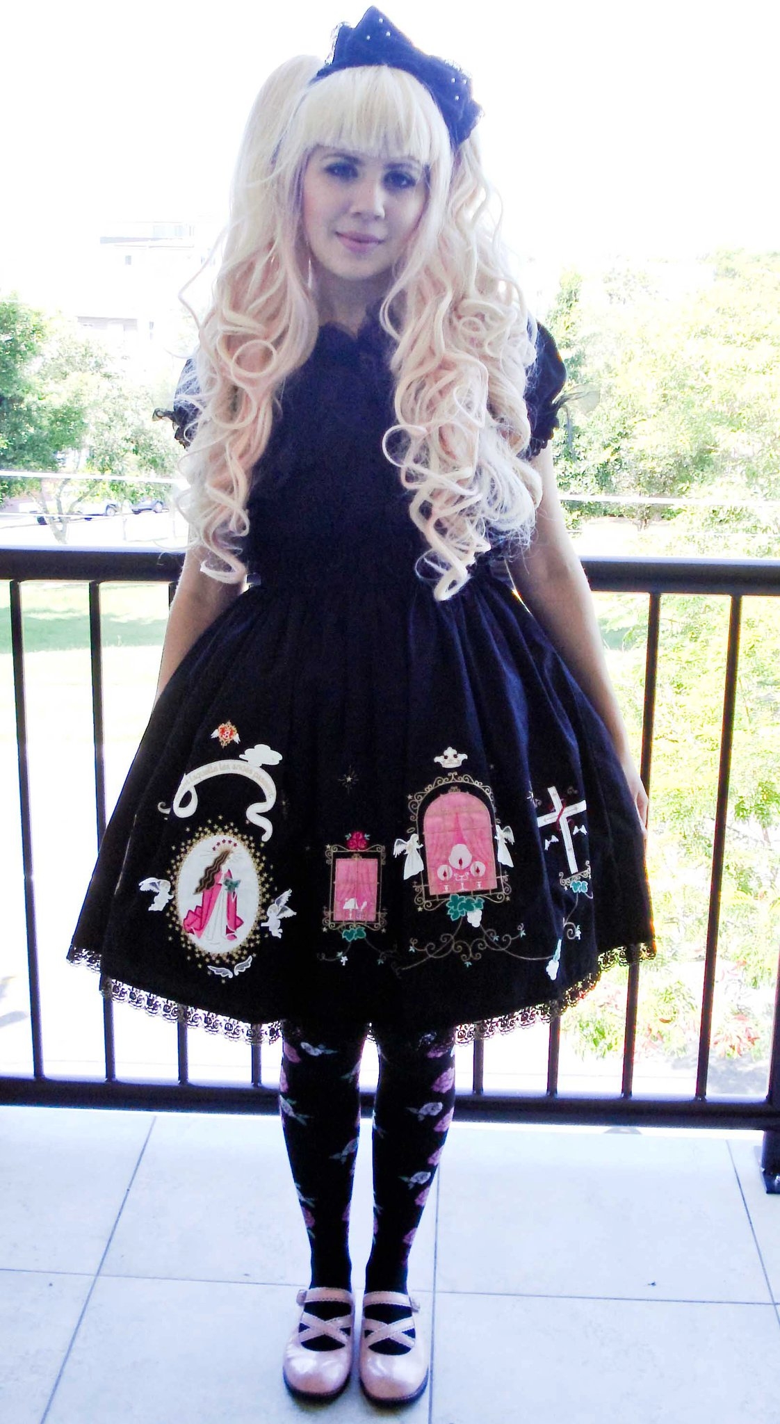 Blonde Lolita wearing Black Opaque Pantyhose and Pink Shoes